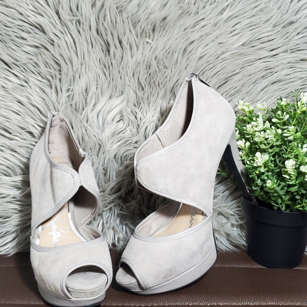 Jessica Simpson heels
